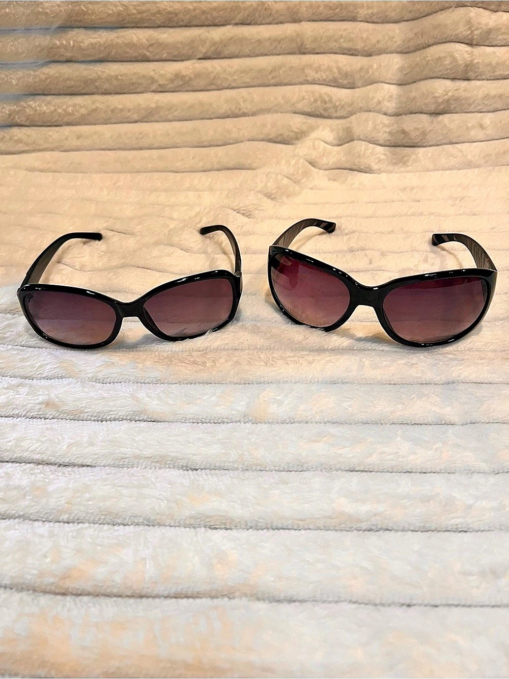 Oscar de la Renta Geometric Black Sunglasses